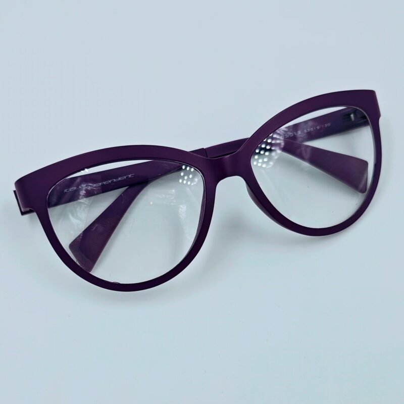 Matte Black Cat-Eye Eyeglasses - Image 3