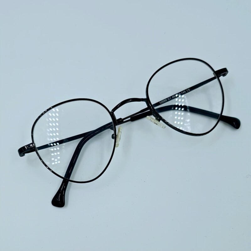 Classic Round Black Metal Eyeglasses - Image 3