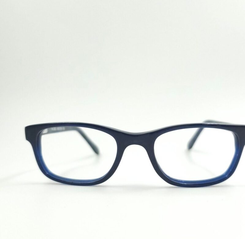 Sleek Blue Rectangular Glasses for Modern Look