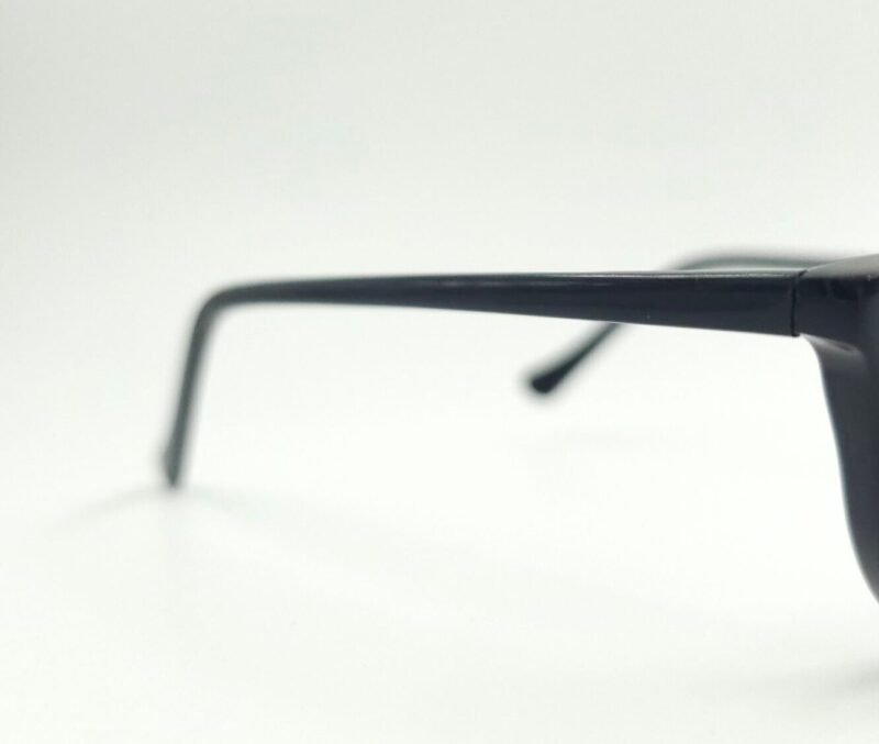 Elegant Black Cat-Eye Glasses - Image 2